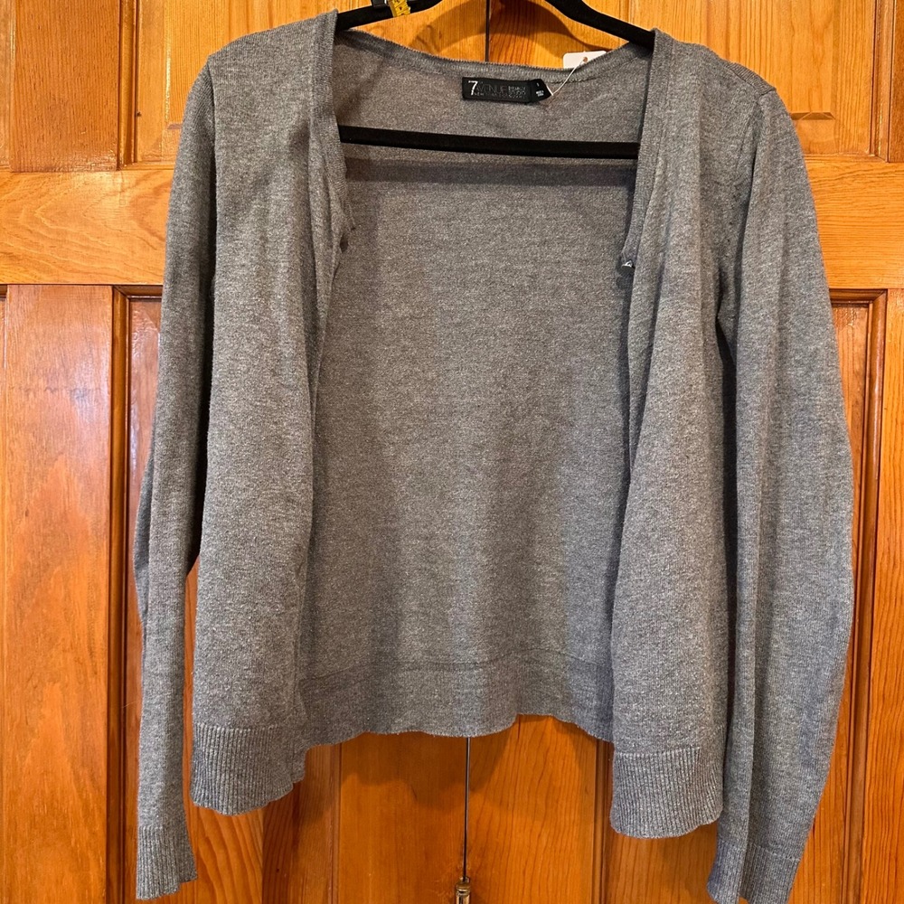 Grey‎ Cardigan Sweater Button Close